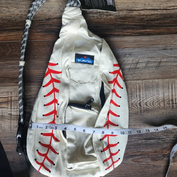 NWT KAVU Cream Baseball Sling Bag - Picture 8 of 8